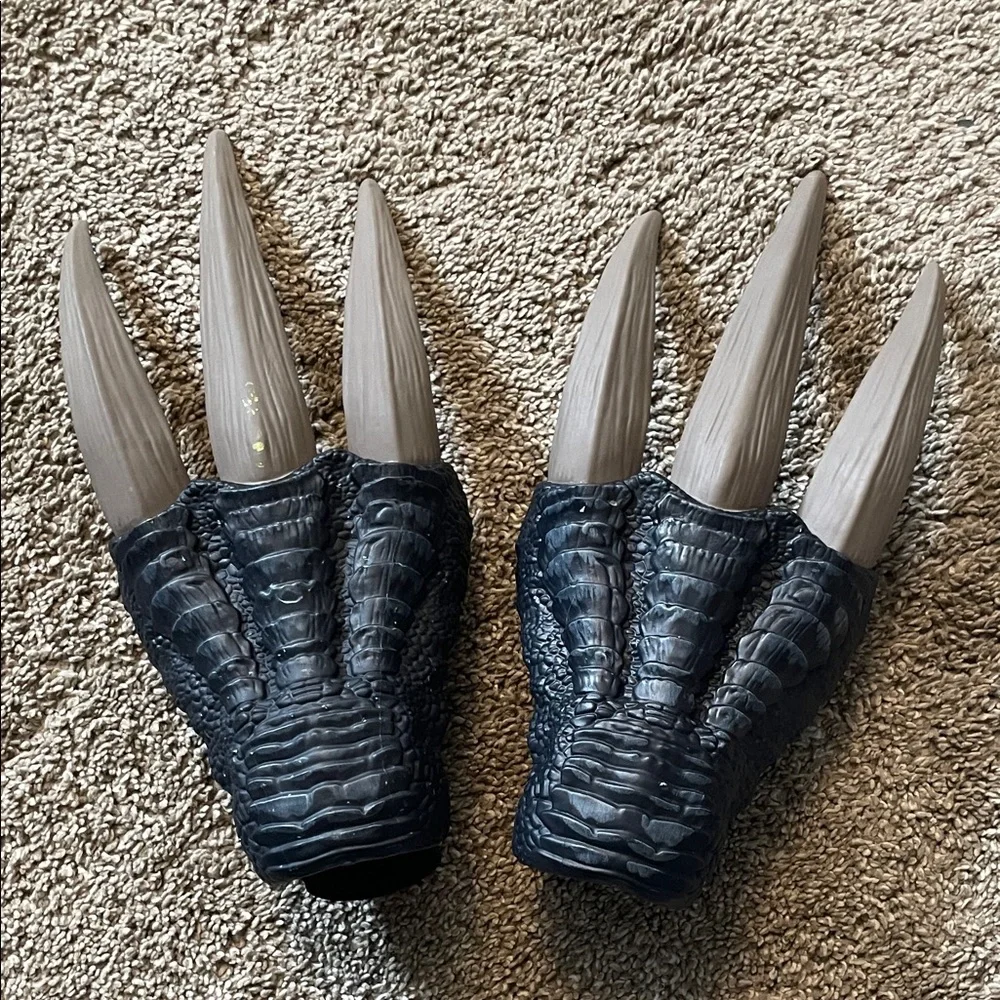 Jurassic World Dinosaur Claws